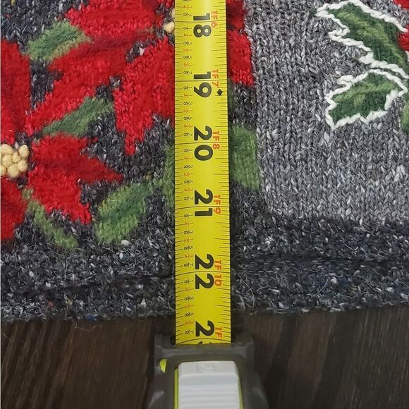 Northern Isles XL Poinsettia Flower Cardigan Holiday Christmas Winter - Picture 10 of 11